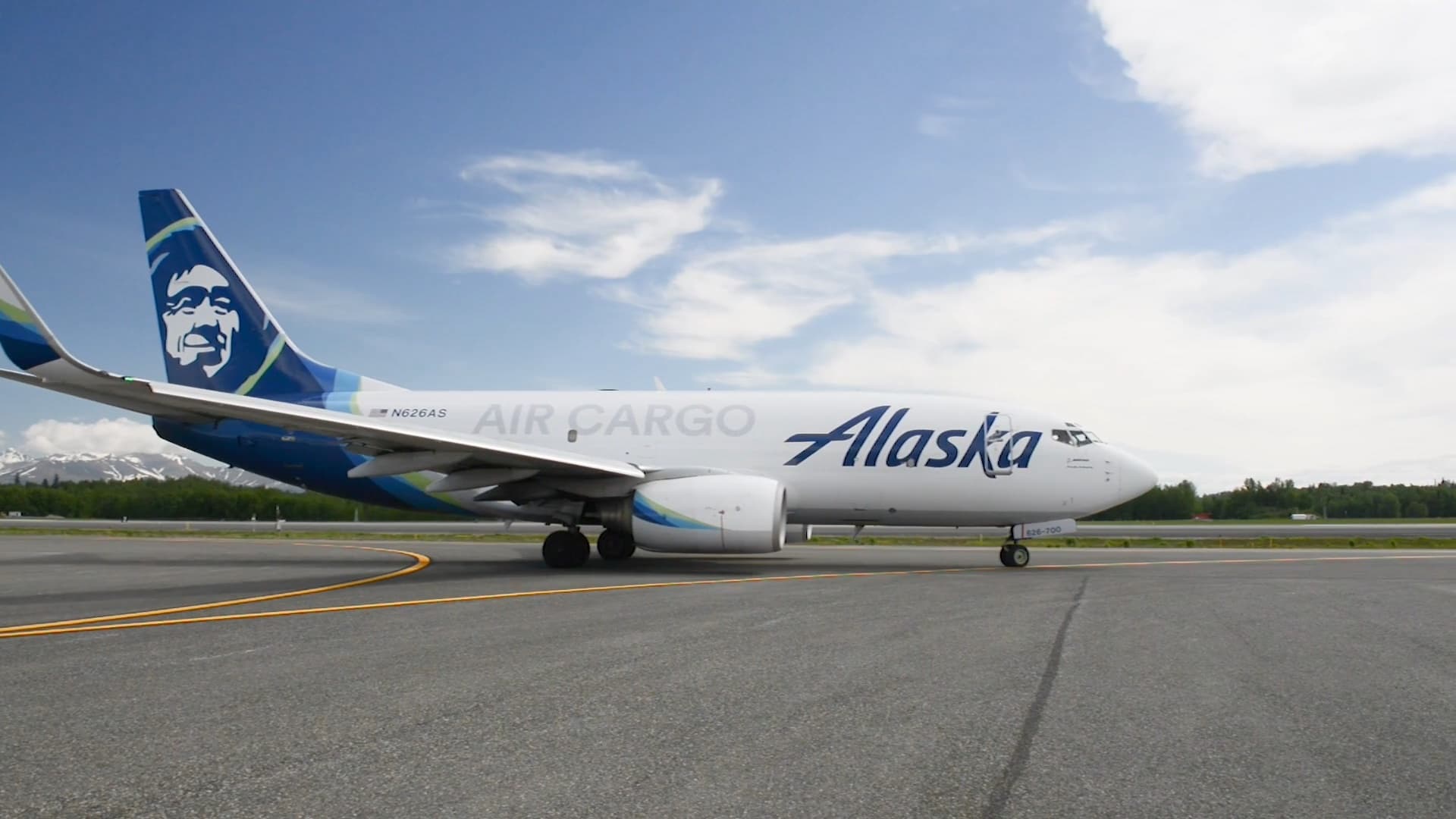 Alaska Air Cargo and LifeCenter NW: A partnership that saves lives Thumbnail