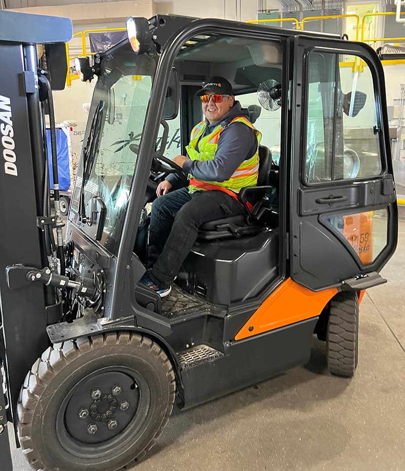 Ramp agent and cargo vehicle